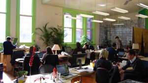 Zusammenarbeit zwischen Freelancern im The Hub Melbourne